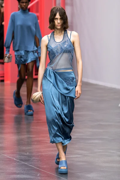 Look 43